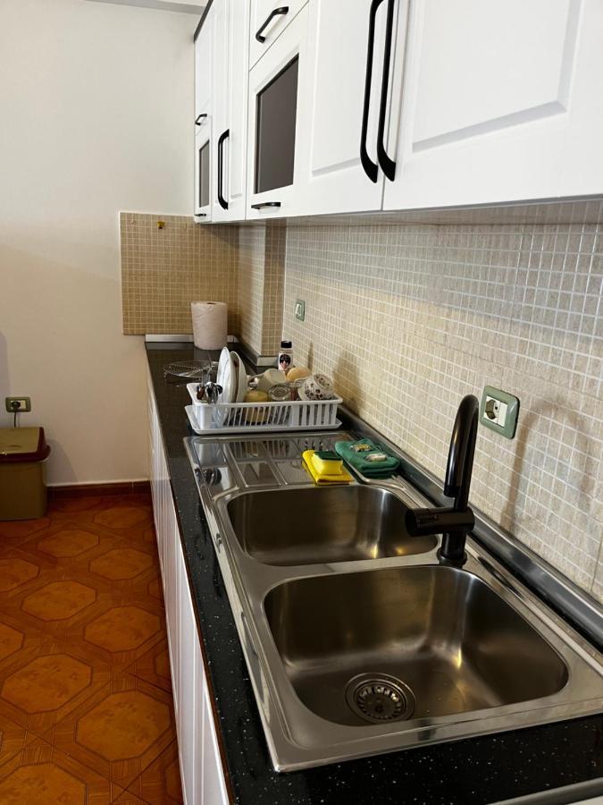 Appartamento Incantevole Con Posto Auto Privato Vlorë Екстериор снимка