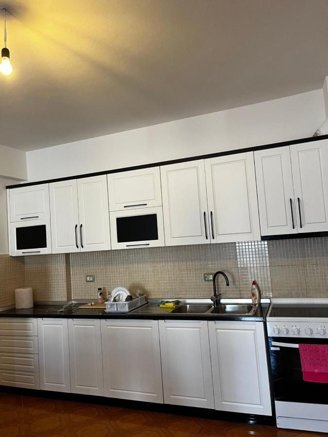 Appartamento Incantevole Con Posto Auto Privato Vlorë Екстериор снимка