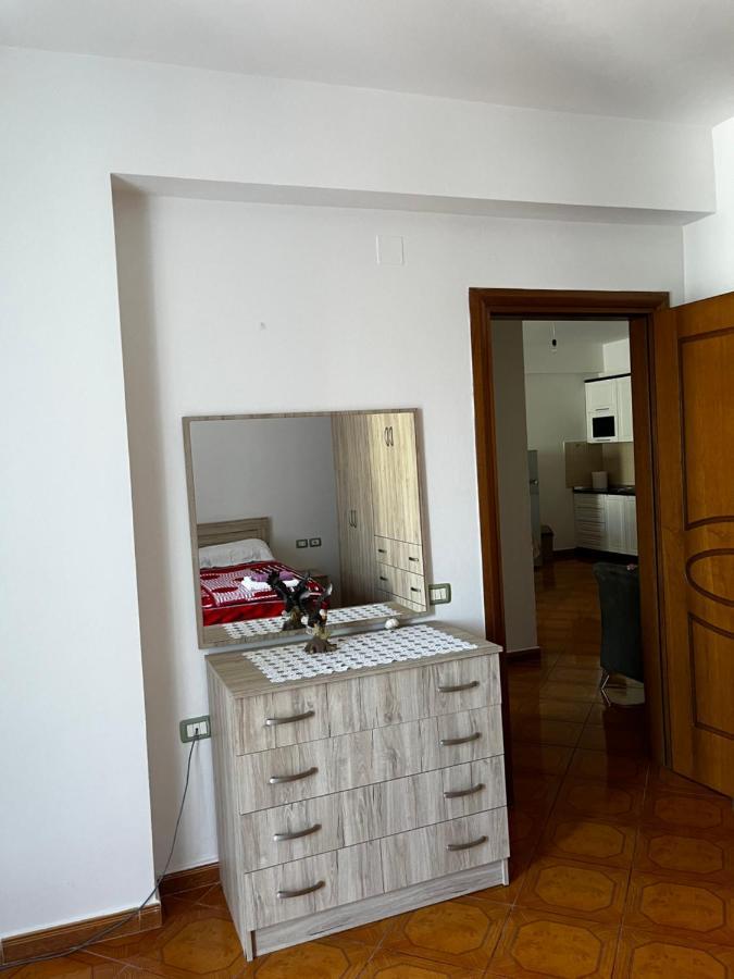 Appartamento Incantevole Con Posto Auto Privato Vlorë Екстериор снимка
